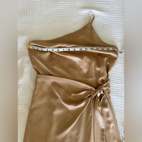 Gianni Bini One Shoulder Wrap Waist Mini Dress in Champagne Gold, Size 6 - Picture 7 of 13